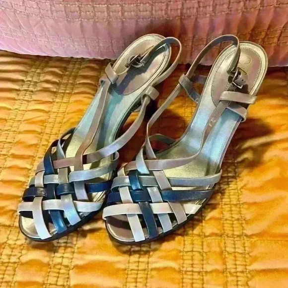 Cole Haan Nike Air Chloe Sandals, Size 10.5 - Runs a little small, more like 10 - Picture 3 of 13